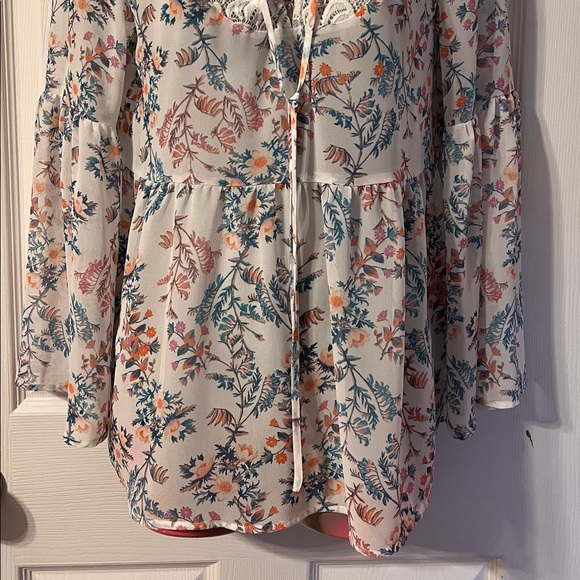 Small sheer top #558 - Picture 5 of 8